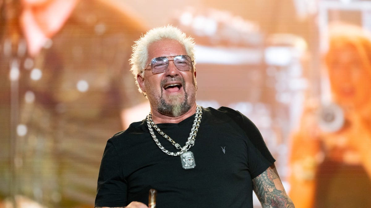 SHOCKING! Guy Fieri declares that NO ONE in his family will inherit his massive fortune in a recent speech: “They didn’t meet the standards I set.”