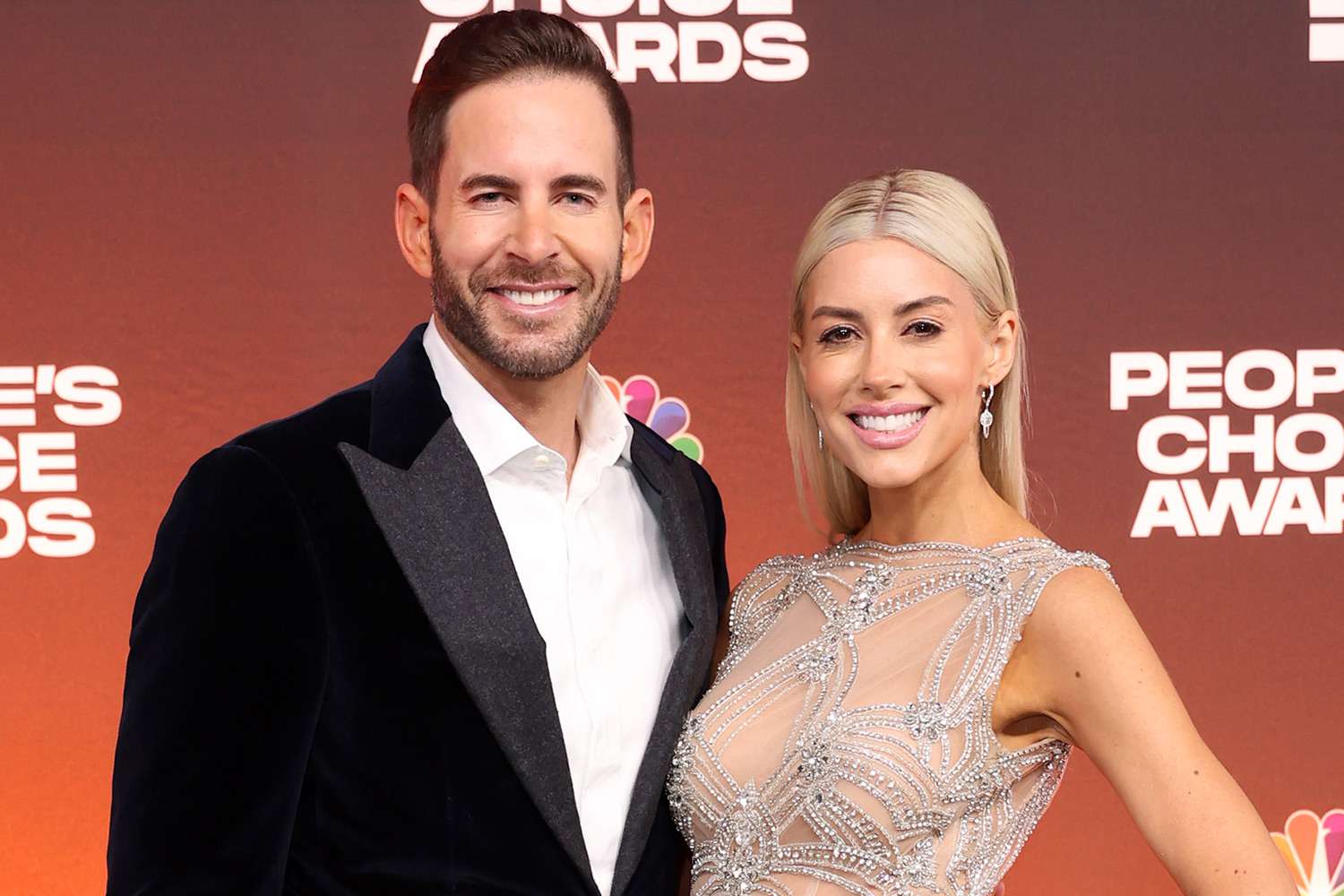 ✈️💥😩 Heather Rae El Moussa and Husband Tarek ‘Stress Each Other Out’ Traveling 😬👜
#CoupleConfessions #TravelDrama #HeatherAndTarek