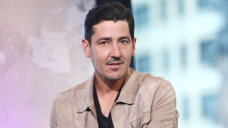 Jonathan Knight rocked HGTV by revealing a long-hidden truth: “I can’t keep pretending anymore.”