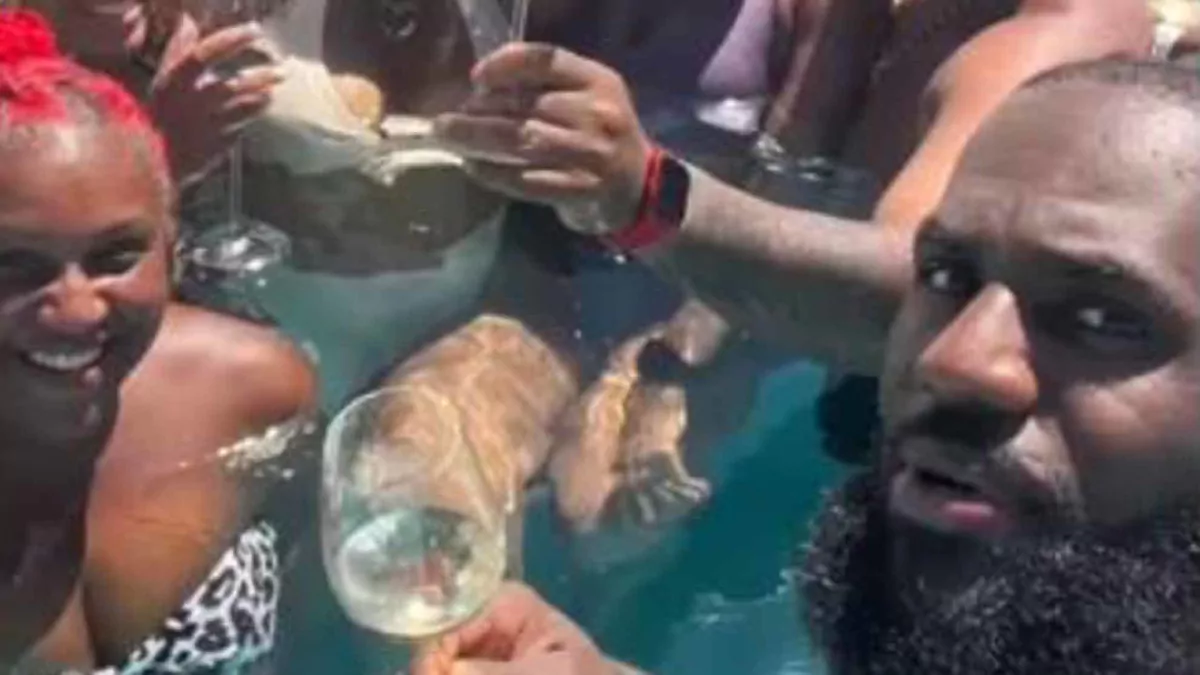 LeBron James bids farewell to the Maldives after soaking up some tropical sun.