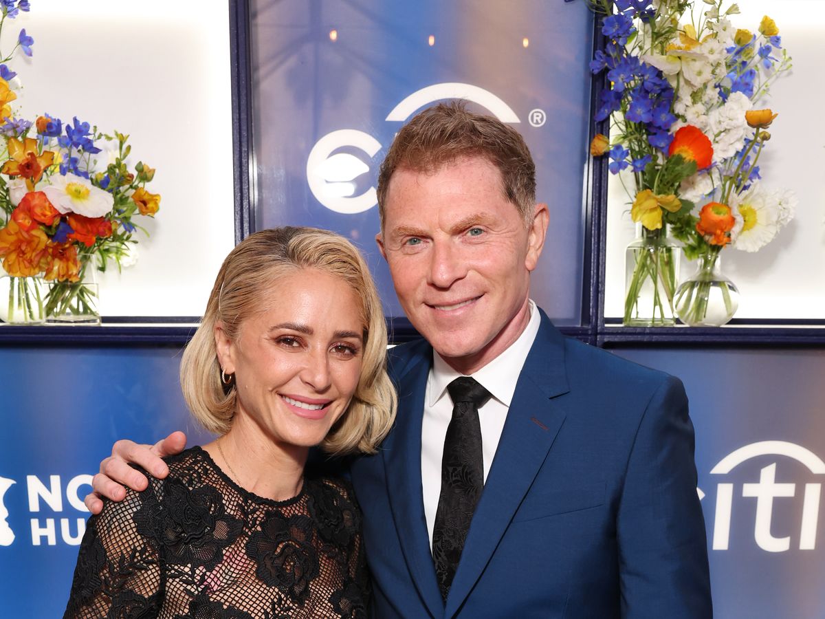 Bobby Flay shared that he and his partner are ready to take their relationship to the next stage—sparked by the life growing inside his girlfriend’s belly.