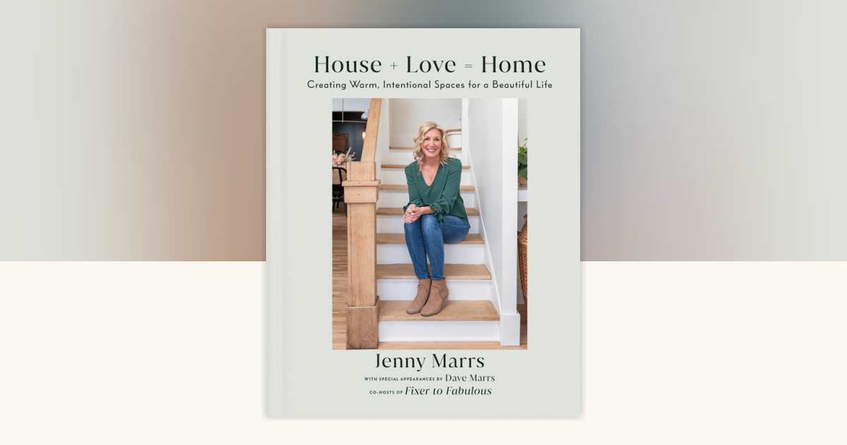 📖 Jenny Marrs Captures a Quiet Reading Moment on the Couch With Her Littles No screens, no noise — just stories and snuggles. #MarrsMoments #HomeHeartbeats #CozyCorners