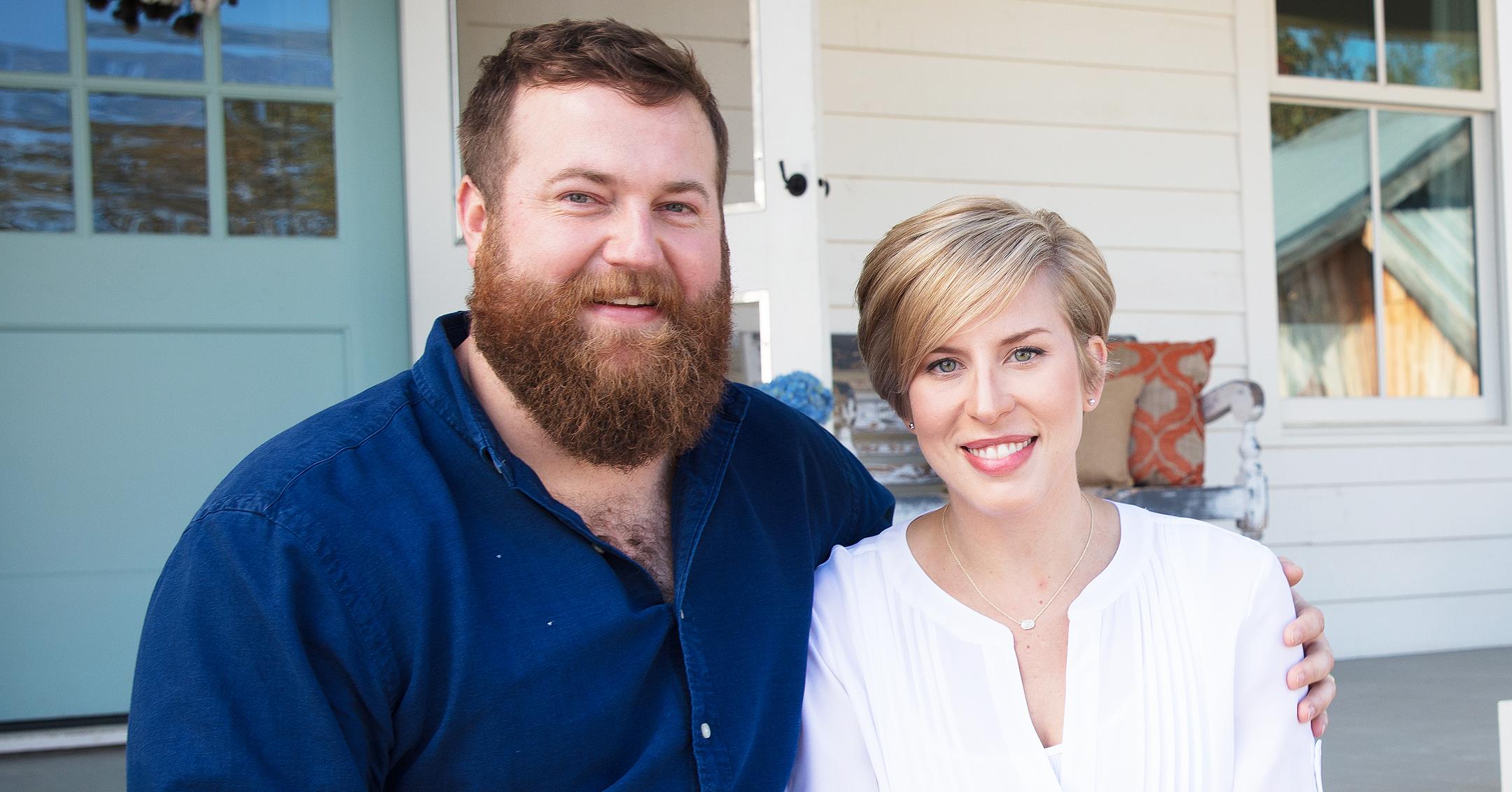 From Laughter to Tears: Erin and Ben Napier’s Family Moments That Show the Beauty and Struggles Behind ‘Home Town’ 🏡👨👩👧👦
#ErinNapier #BenNapier #FamilyTruths
